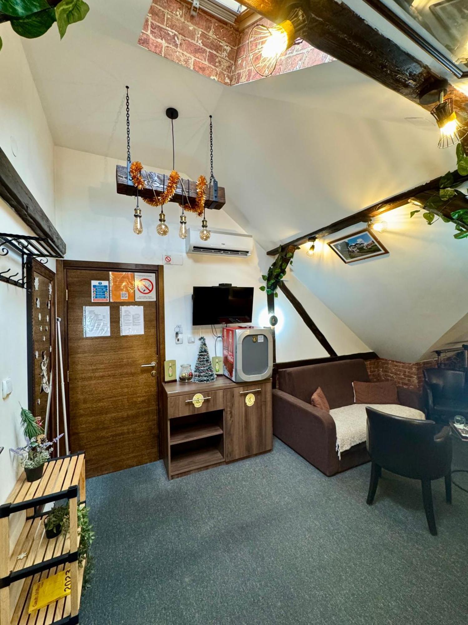 Pirocanac Rooms & Restaurant "Breakfast-Lunch-Dinner" Pirot Exterior foto